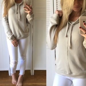 Cute cream hoodie!